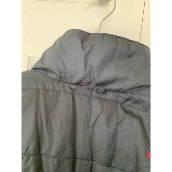 The North Face Puffer jacket  size small black & red - Picture 9 of 9
